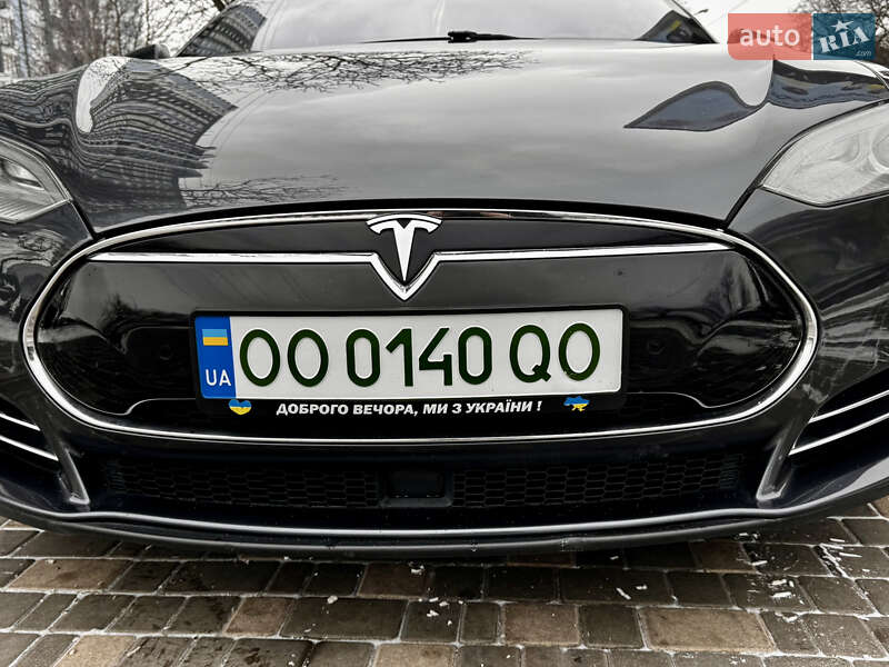 Ліфтбек Tesla Model S 2015 в Одесі