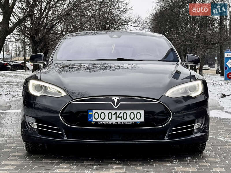 Ліфтбек Tesla Model S 2015 в Одесі