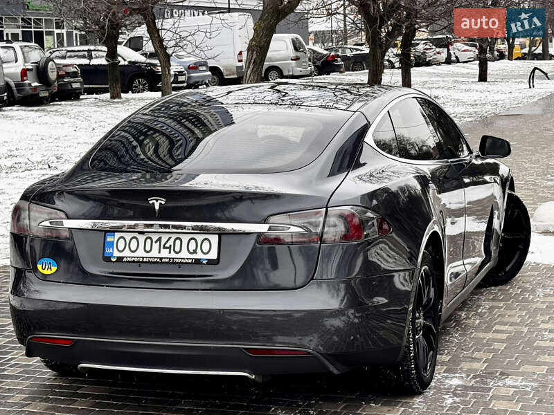 Ліфтбек Tesla Model S 2015 в Одесі