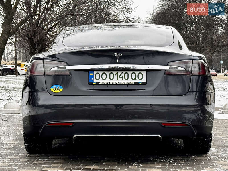 Ліфтбек Tesla Model S 2015 в Одесі