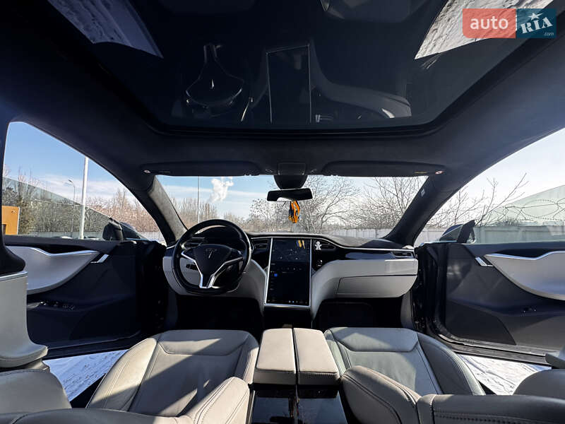 Ліфтбек Tesla Model S 2015 в Одесі