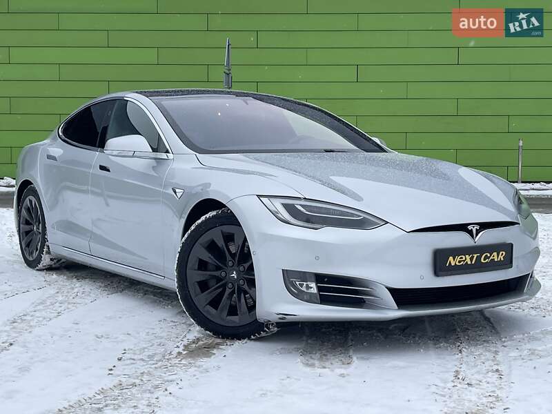 Ліфтбек Tesla Model S 2018 в Києві