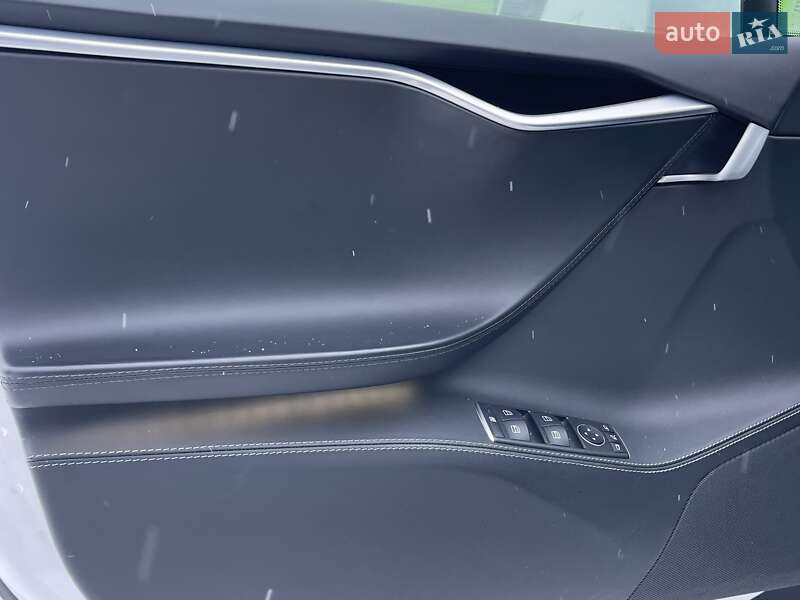 Ліфтбек Tesla Model S 2018 в Києві