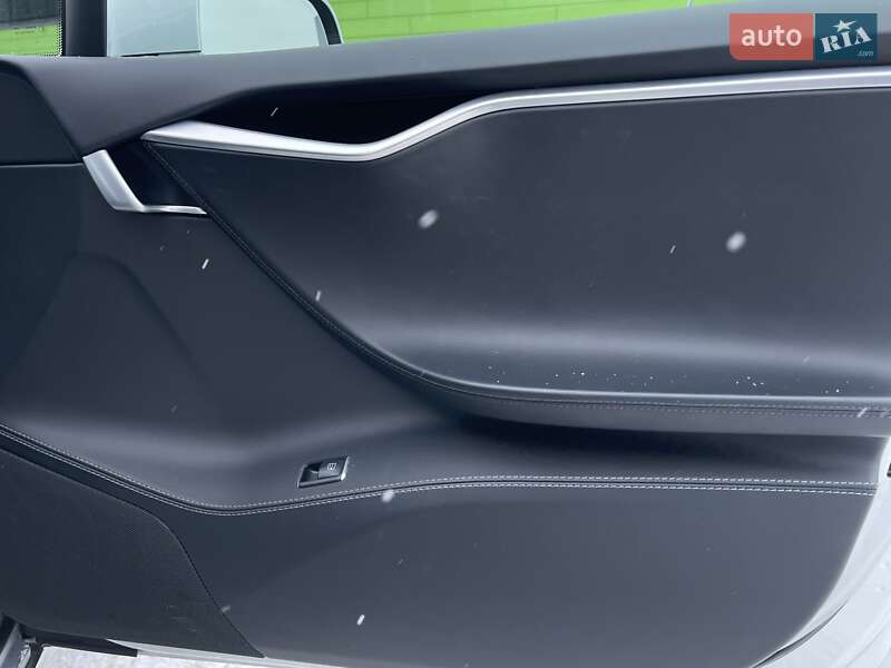 Ліфтбек Tesla Model S 2018 в Києві