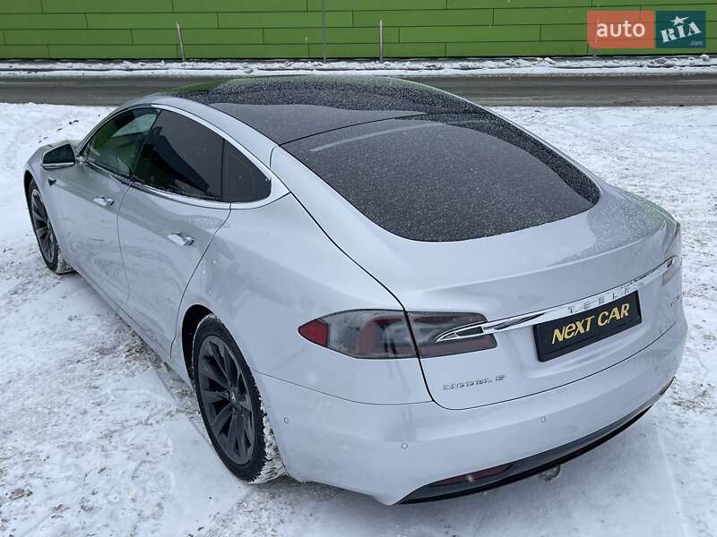 Ліфтбек Tesla Model S 2018 в Києві
