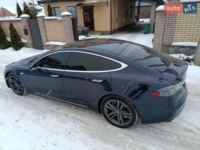 Ліфтбек Tesla Model S 2014 в Вінниці