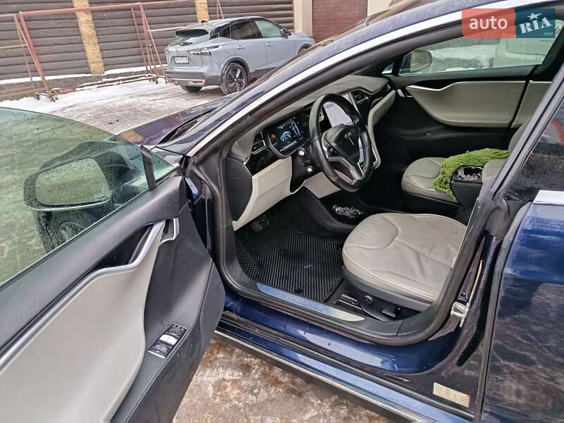 Ліфтбек Tesla Model S 2014 в Вінниці