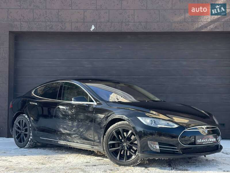 Ліфтбек Tesla Model S 2014 в Миколаєві