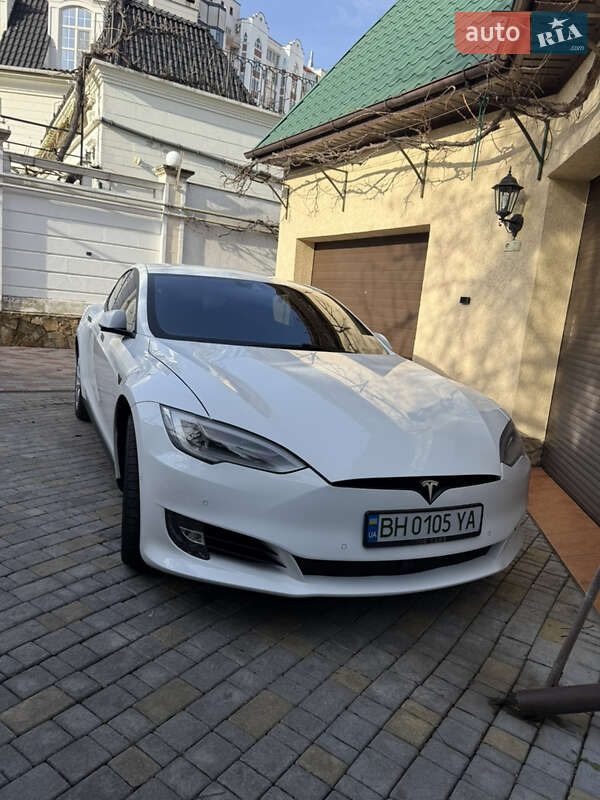 Tesla Model S 2014