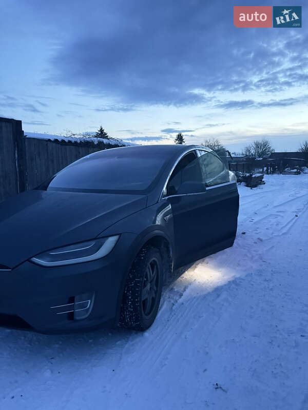 Лифтбек Tesla Model S 2015 в Киеве