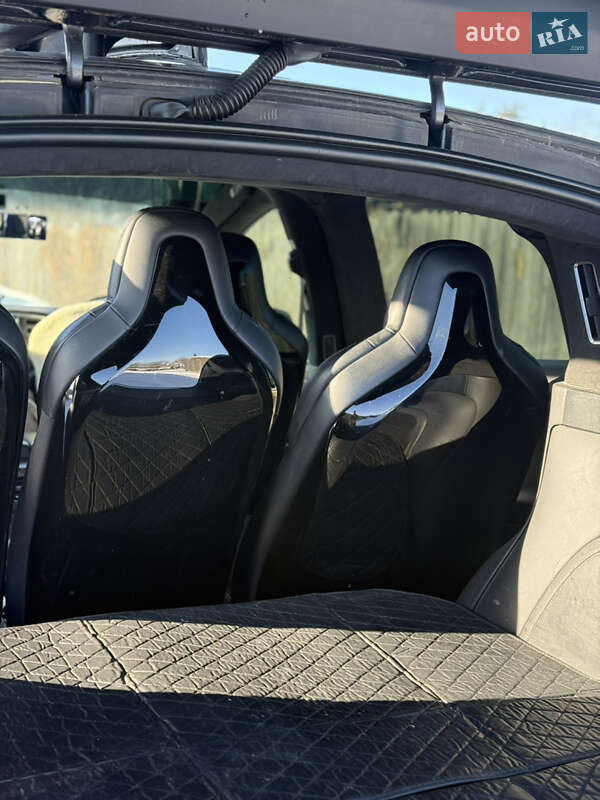 Лифтбек Tesla Model S 2015 в Киеве
