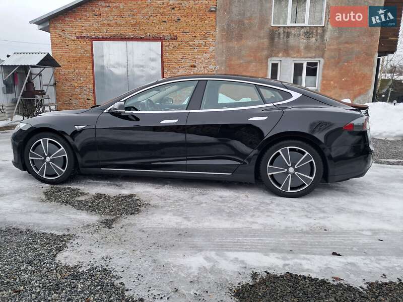 Ліфтбек Tesla Model S 2014 в Радехові