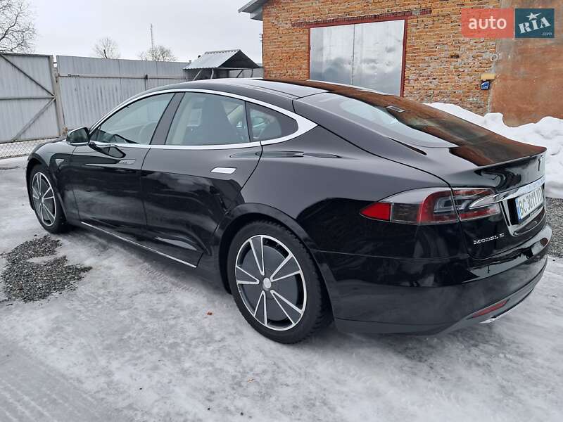 Ліфтбек Tesla Model S 2014 в Радехові