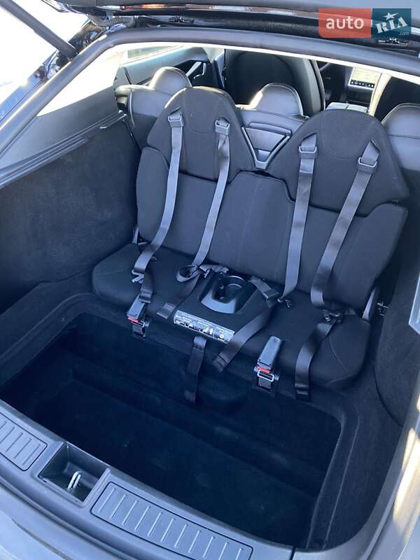 Ліфтбек Tesla Model S 2014 в Радехові