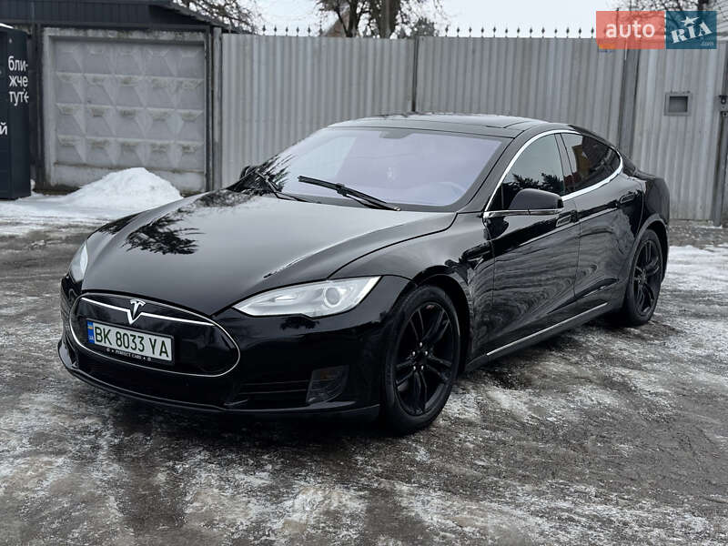 Tesla Model S 2013