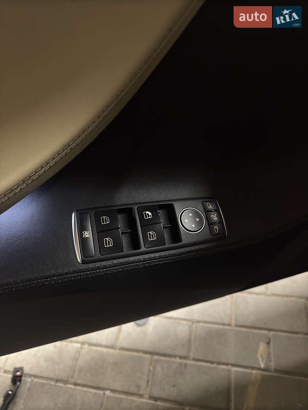 Ліфтбек Tesla Model S 2013 в Луцьку