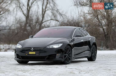Ліфтбек Tesla Model S 2016 в Києві