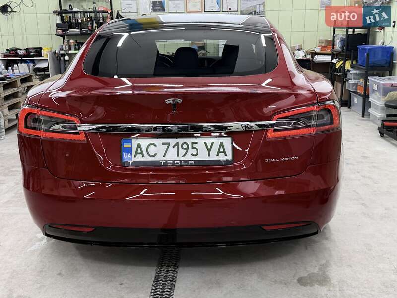 Ліфтбек Tesla Model S 2019 в Луцьку
