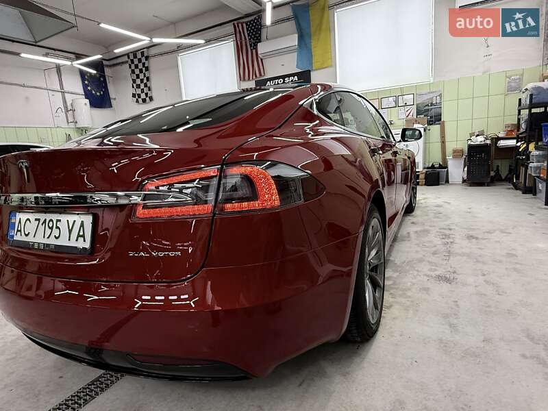 Ліфтбек Tesla Model S 2019 в Луцьку
