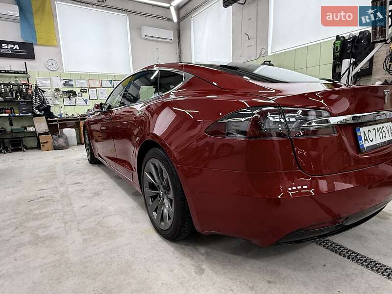 Ліфтбек Tesla Model S 2019 в Луцьку