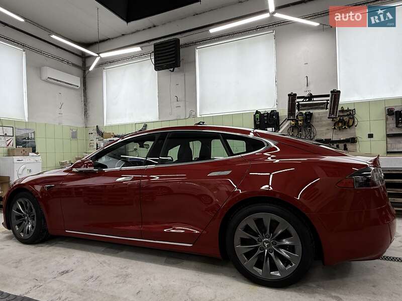 Ліфтбек Tesla Model S 2019 в Луцьку