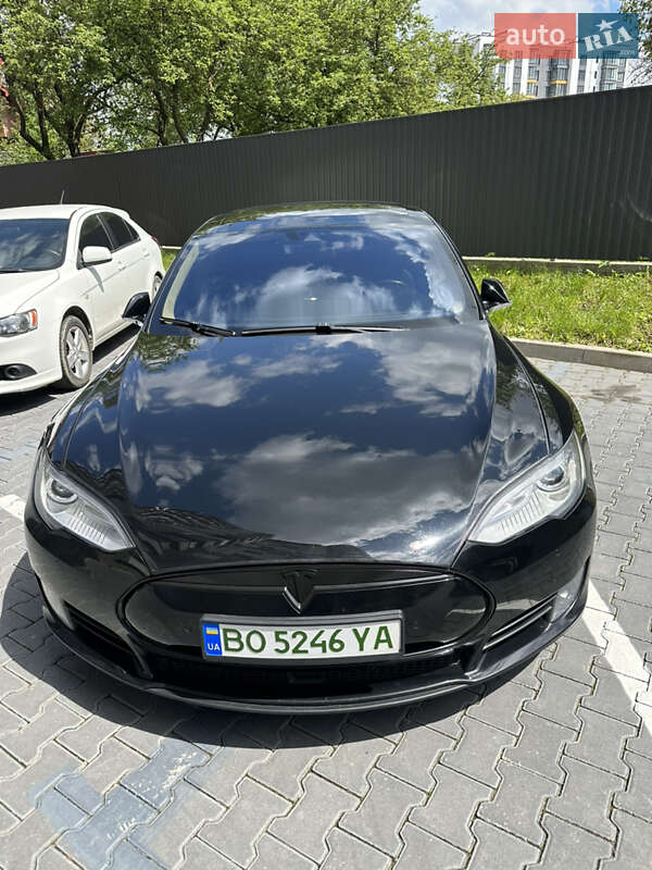 Лифтбек Tesla Model S 2016 в Ивано-Франковске фото 2 Лифтбек Tesla Model S 2016 в Ивано-Франковске