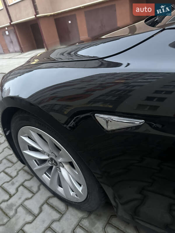 Лифтбек Tesla Model S 2016 в Ивано-Франковске фото 22 Лифтбек Tesla Model S 2016 в Ивано-Франковске