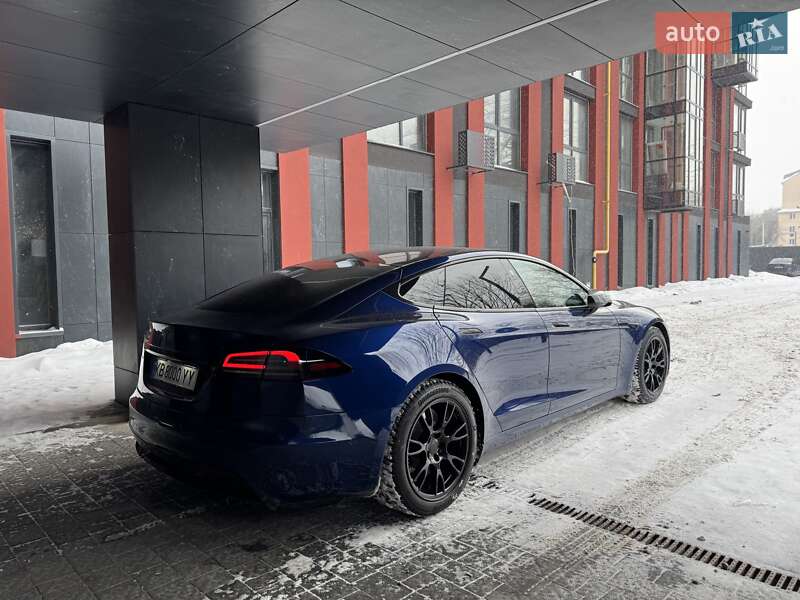 Лифтбек Tesla Model S 2022 в Виннице