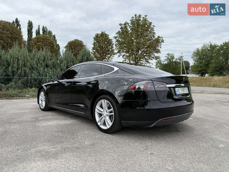 Лифтбек Tesla Model S 2013 в Новомосковске