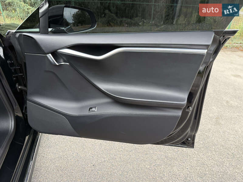 Лифтбек Tesla Model S 2013 в Новомосковске