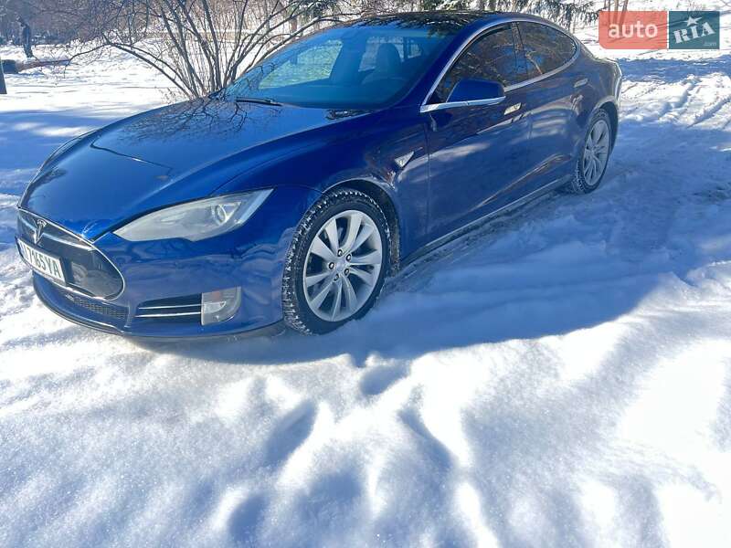 Ліфтбек Tesla Model S 2015 в Києві