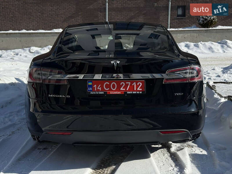 Лифтбек Tesla Model S 2015 в Львове