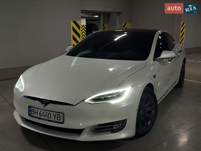 Tesla Model S 2020