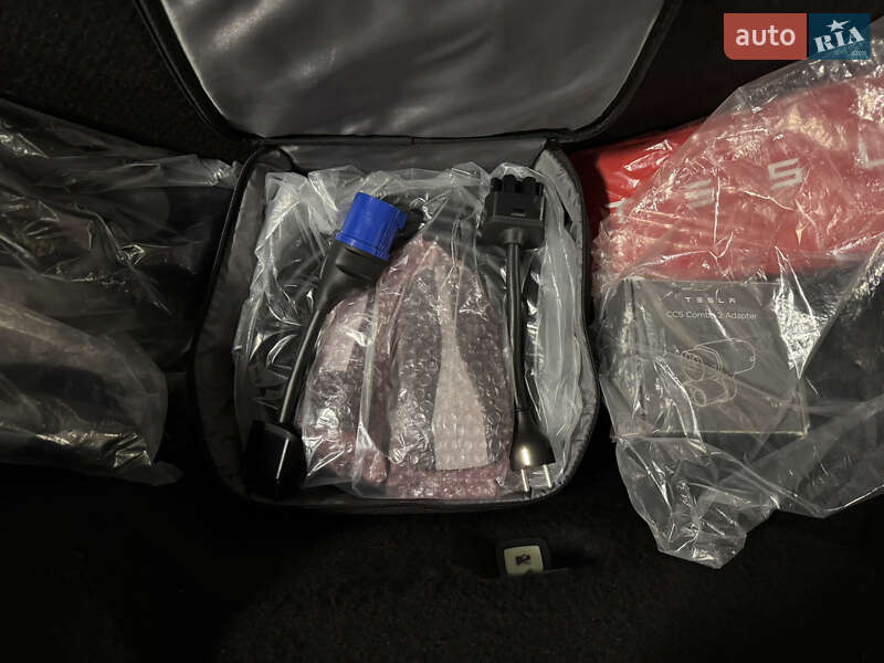 Ліфтбек Tesla Model S 2020 в Одесі фото 30 Ліфтбек Tesla Model S 2020 в Одесі