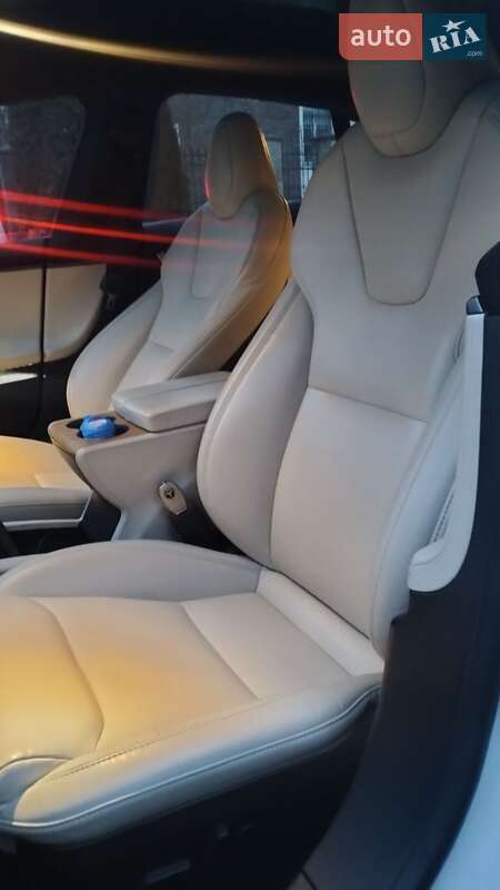 Ліфтбек Tesla Model S 2020 в Львові фото 15 Ліфтбек Tesla Model S 2020 в Львові