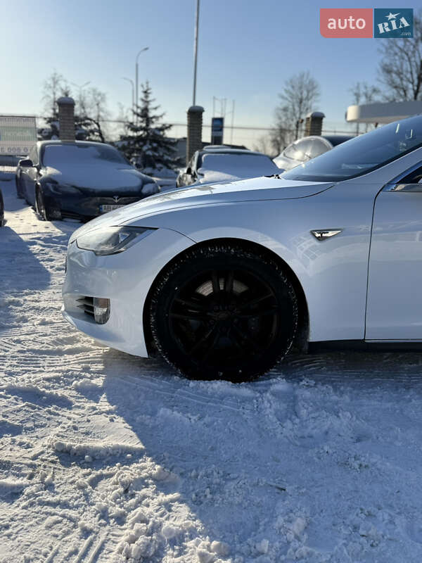 Ліфтбек Tesla Model S 2014 в Вінниці