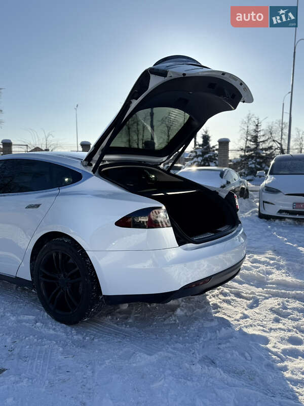 Ліфтбек Tesla Model S 2014 в Вінниці