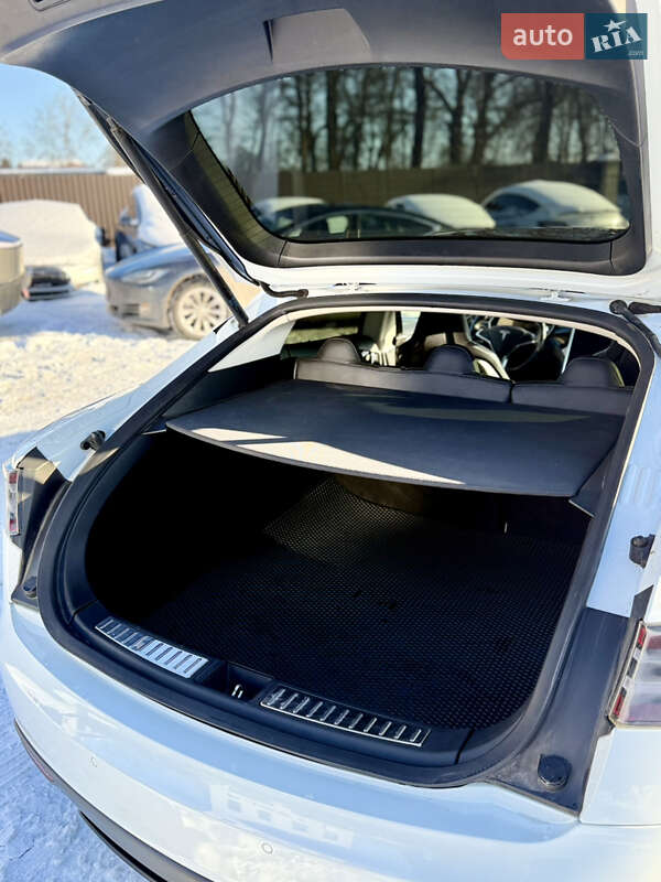Ліфтбек Tesla Model S 2014 в Вінниці