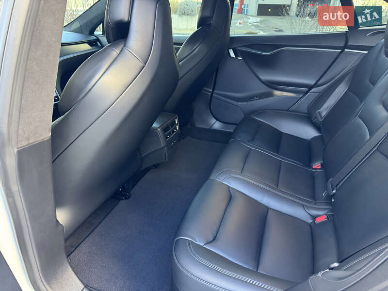 Ліфтбек Tesla Model S 2020 в Одесі фото 45 Ліфтбек Tesla Model S 2020 в Одесі