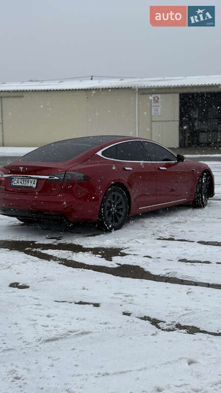 Ліфтбек Tesla Model S 2017 в Чернівцях