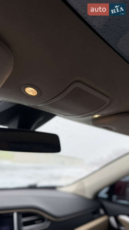 Ліфтбек Tesla Model S 2017 в Чернівцях