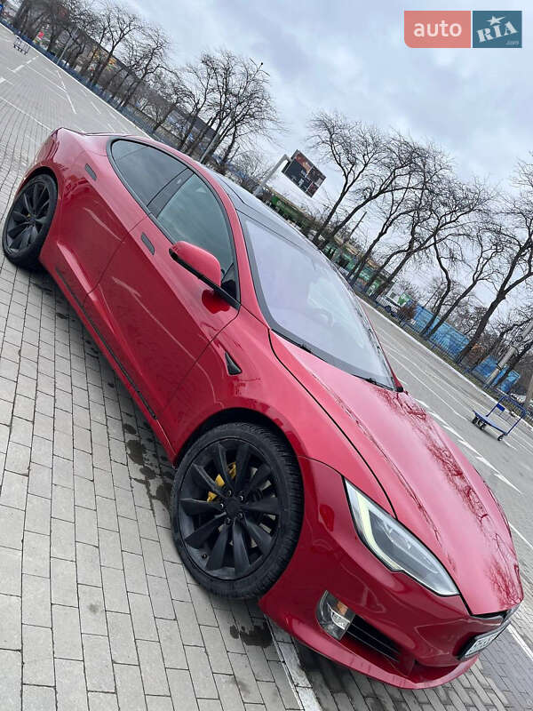Ліфтбек Tesla Model S 2018 в Одесі фото 31 Ліфтбек Tesla Model S 2018 в Одесі
