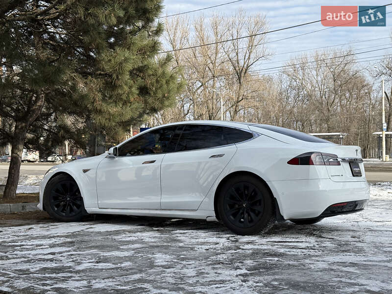 Лифтбек Tesla Model S 2016 в Днепре фото 11 Лифтбек Tesla Model S 2016 в Днепре