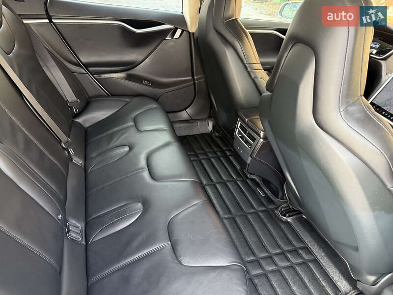 Лифтбек Tesla Model S 2016 в Днепре фото 35 Лифтбек Tesla Model S 2016 в Днепре