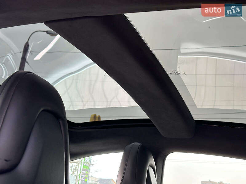 Лифтбек Tesla Model S 2016 в Одессе