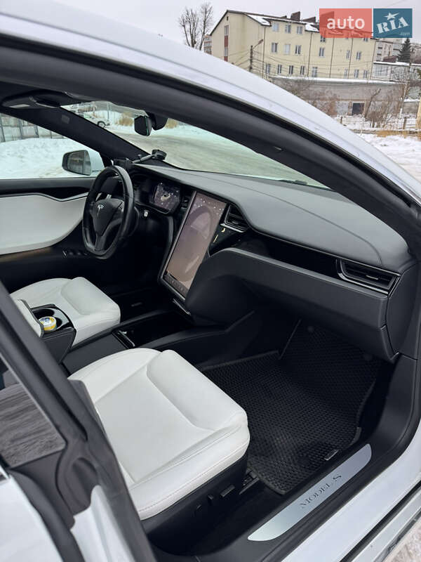 Ліфтбек Tesla Model S 2020 в Хмельницькому