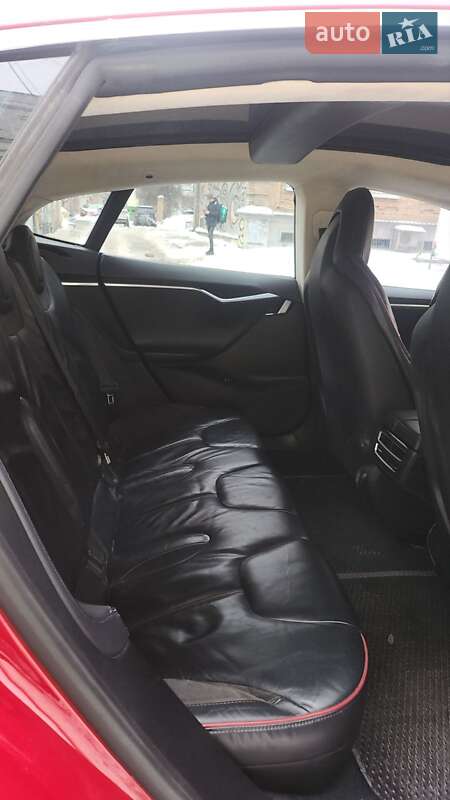 Лифтбек Tesla Model S 2013 в Киеве фото 6 Лифтбек Tesla Model S 2013 в Киеве