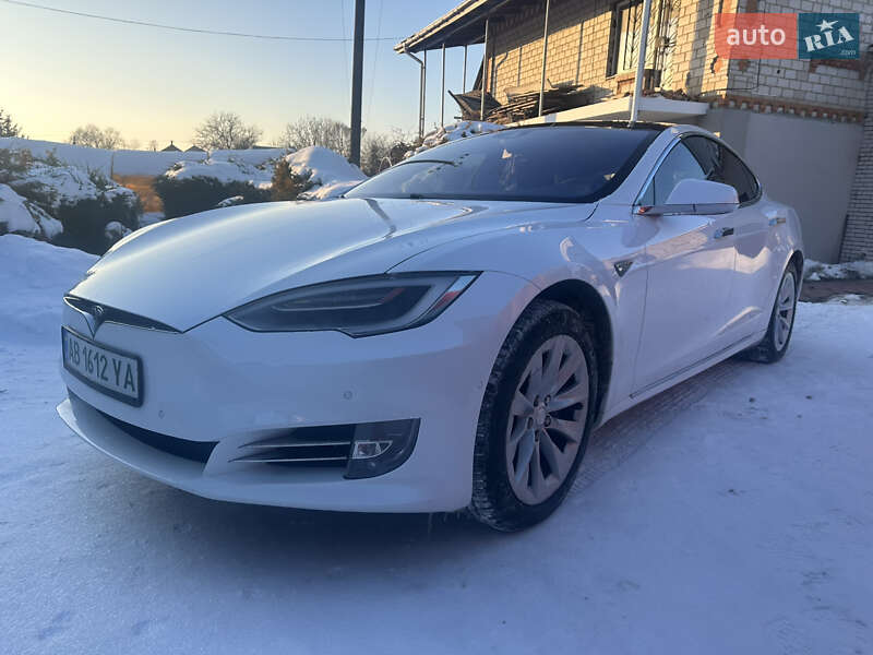 Ліфтбек Tesla Model S 2016 в Вінниці фото 2 Ліфтбек Tesla Model S 2016 в Вінниці