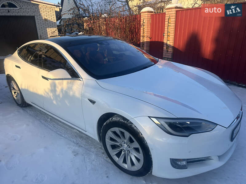 Ліфтбек Tesla Model S 2016 в Вінниці фото 14 Ліфтбек Tesla Model S 2016 в Вінниці