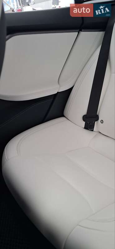 Ліфтбек Tesla Model S 2019 в Львові фото 53 Ліфтбек Tesla Model S 2019 в Львові